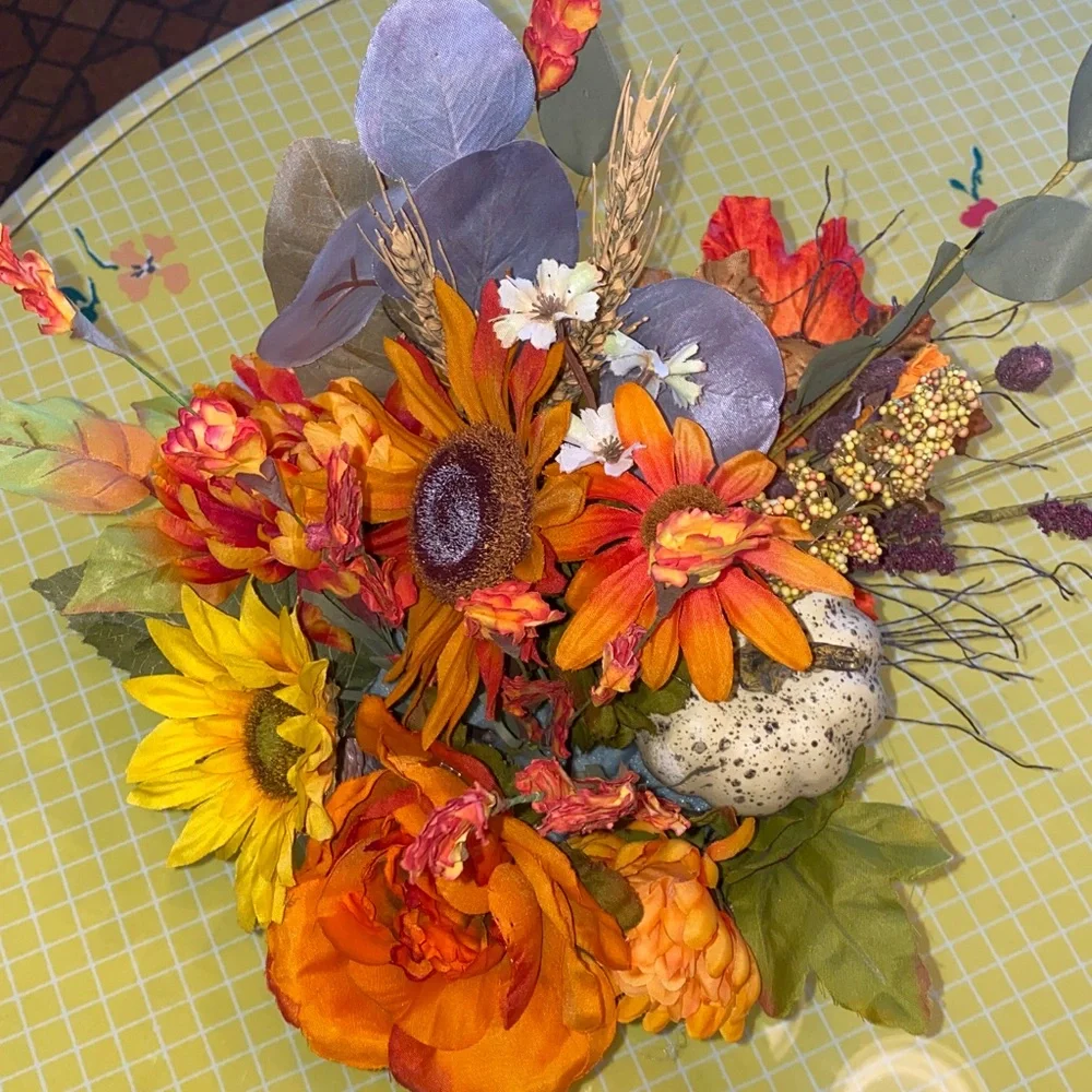 Fall Thanksgiving Flower Arrangement Basket * Free Gift With Purchase *